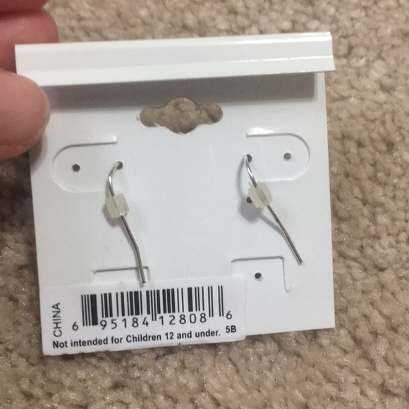 MainStreet butterfly earrings - Picture 2 of 3